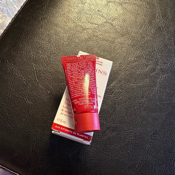 Clarins Super Restorative night Cream 5ml *PRICE FIRM*. - Picture 6 of 8